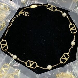14 Gold Necklace with Pearl Accents gold plate V charm  adjustable choker